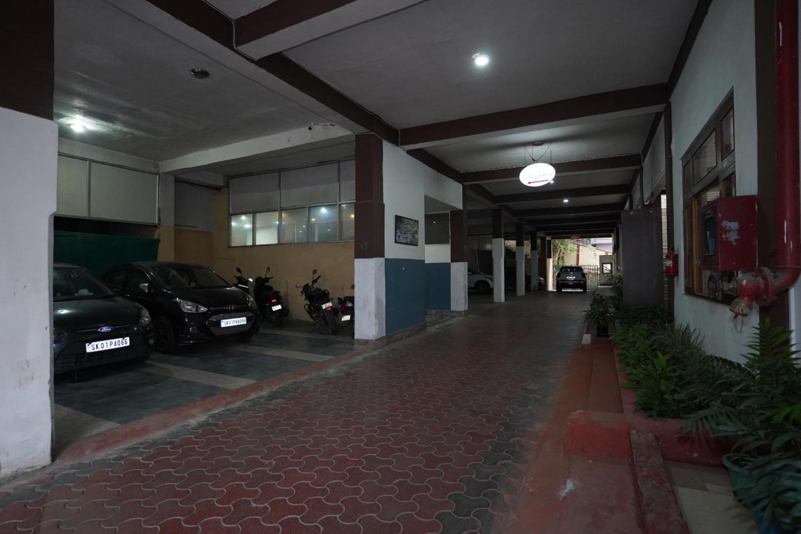 Terrace Valley Hotel Gangtok Exterior photo