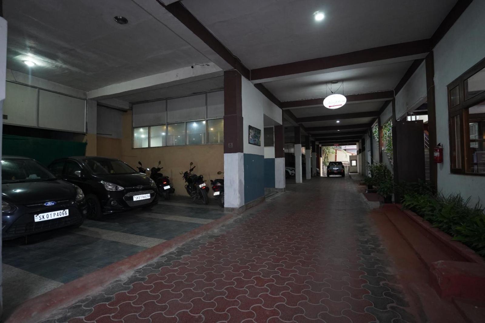 Terrace Valley Hotel Gangtok Exterior photo